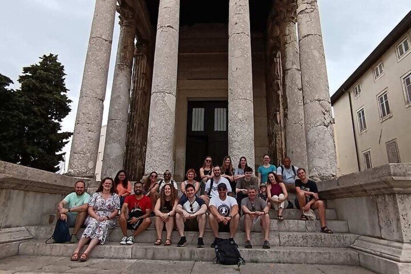 2-hours Guided Walking Tour in Pula