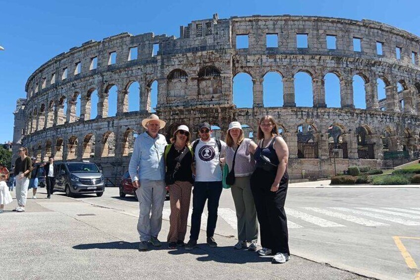 2-hours Guided Walking Tour in Pula