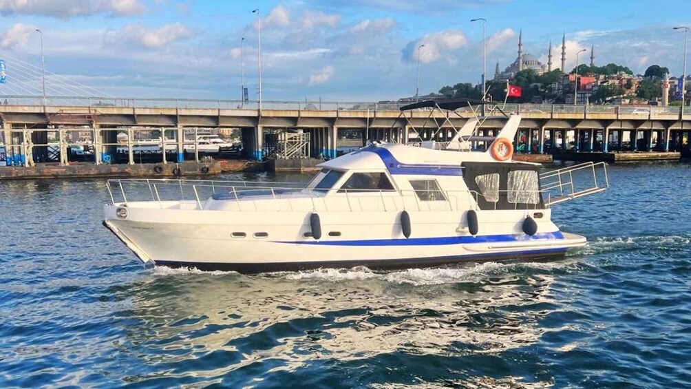 İstanbul Private Luxury Yacht on Bosphorus 14 Meter(46 feet)