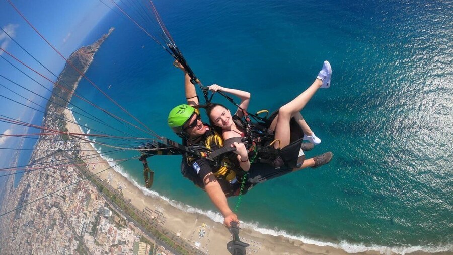 From Antalya/Side: Tandem Paragliding in Alanya