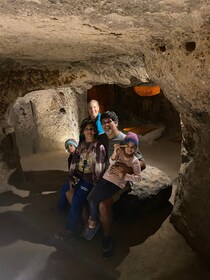 Visita a la ciudad subterránea y cata de vinos opcional