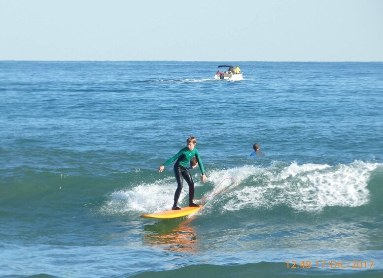 Valencia: Surf rent in Malvarrosa Beach