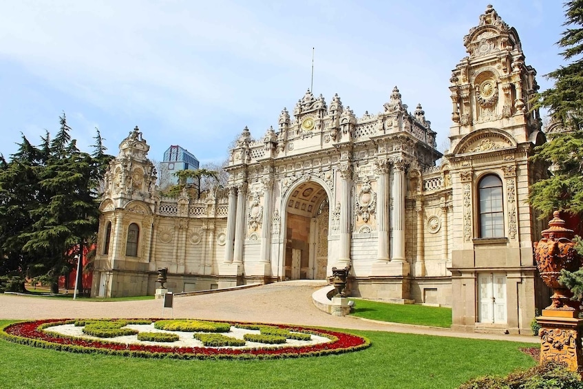 Istanbul: Dolmabahce Palace Guided Tour