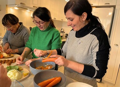 Istanbul Home Cooking Course - Cook and Eat