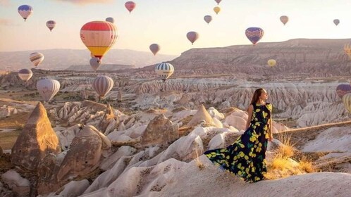 Cappadocia: Sunrise Balloon Watching Tour