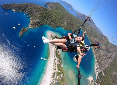 Fethiye: Babadag Tandem Paragliding Flight over Oludeniz