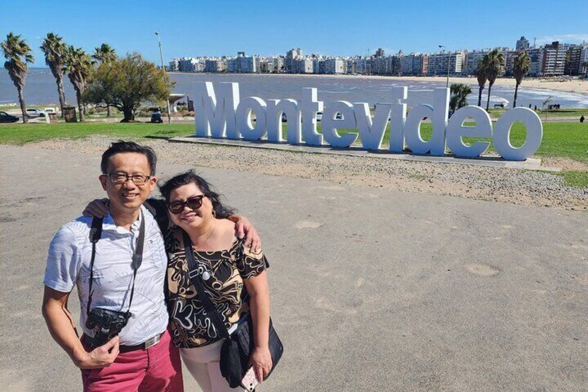 One of the must-see photos on my city tour in Montevideo is in front of the letters with the name of the city