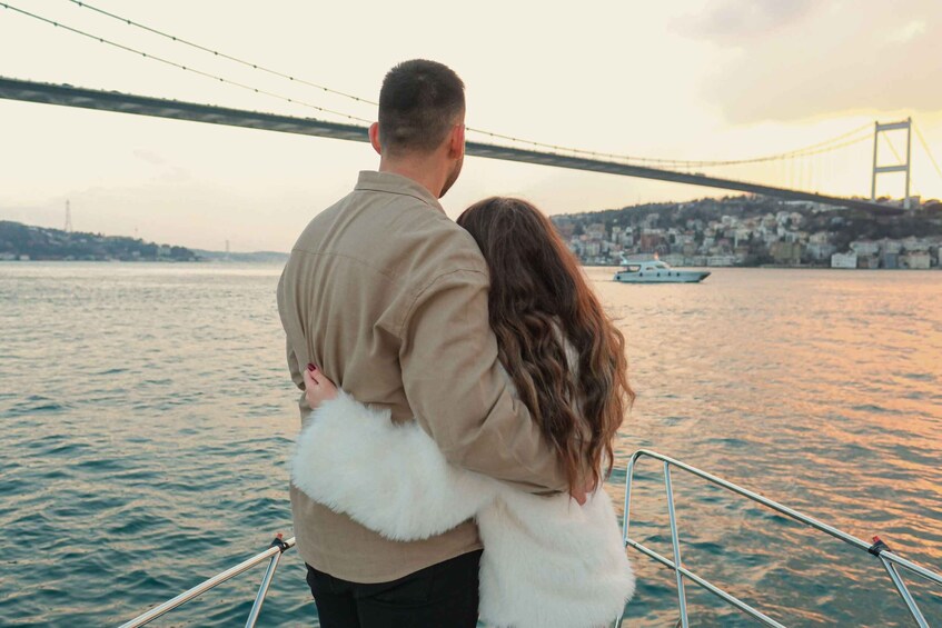 Bosphorus: Sunset Yacht Cruise with Guide, Snacks and Wine
