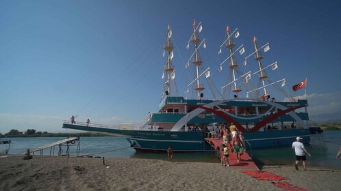 Ciudad de Side: Excursión en barco por el río Manavgat con visita al bazar