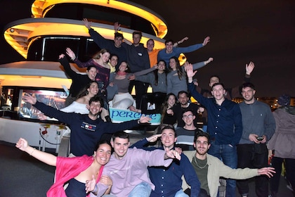 Istanbul: Bosphorus Dinner Cruise with Turkish Night Show