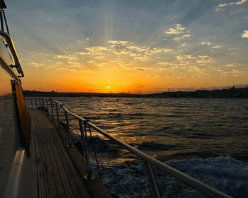 Estambul: crucero en yate al atardecer por el Bósforo y el Cuerno de Oro