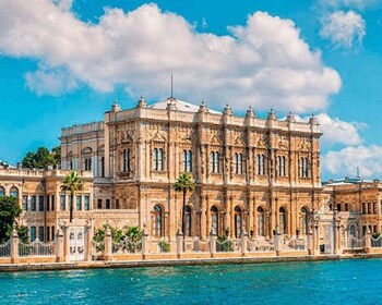 Istanbul: Dolmabahçe Palace Tour and Sunset Yacht Cruise