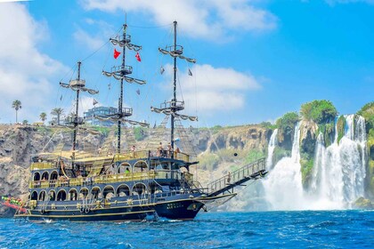 Antalya: Lara Pirate Boat Trip with Lunch and Pickup