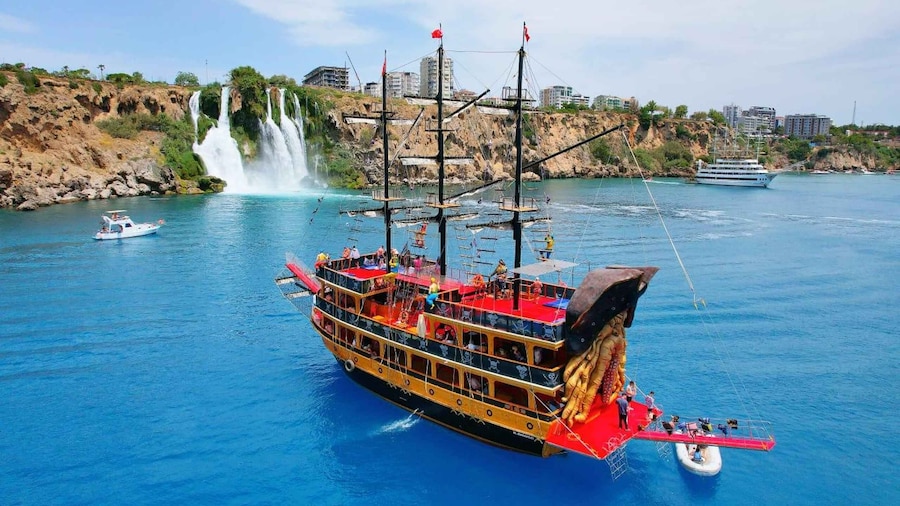 Picture 10 for Activity Antalya: Lara Pirate Boat Trip with Unlimited Soft Drinks