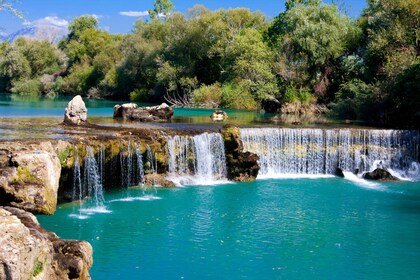 Antalya: Manavgat River Cruise med vandfald og basar