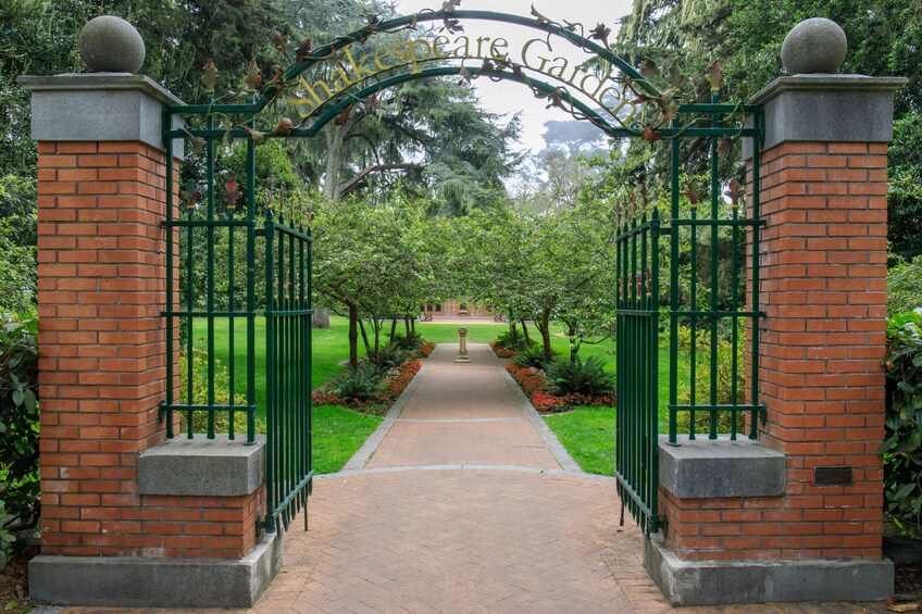Golden Gate Park Tour With California Academy of Sciences Ticket