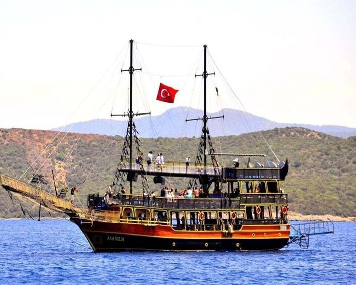 Bodrum: Pirate Boat Trip with BBQ Lunch and Optional Pickup