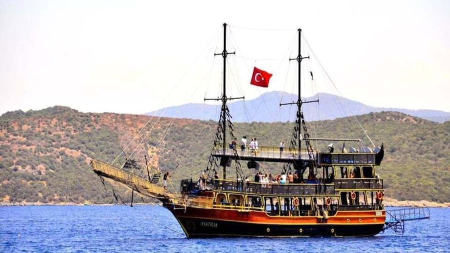 Bodrum: Pirate Boat Trip with BBQ Lunch and Optional Pickup