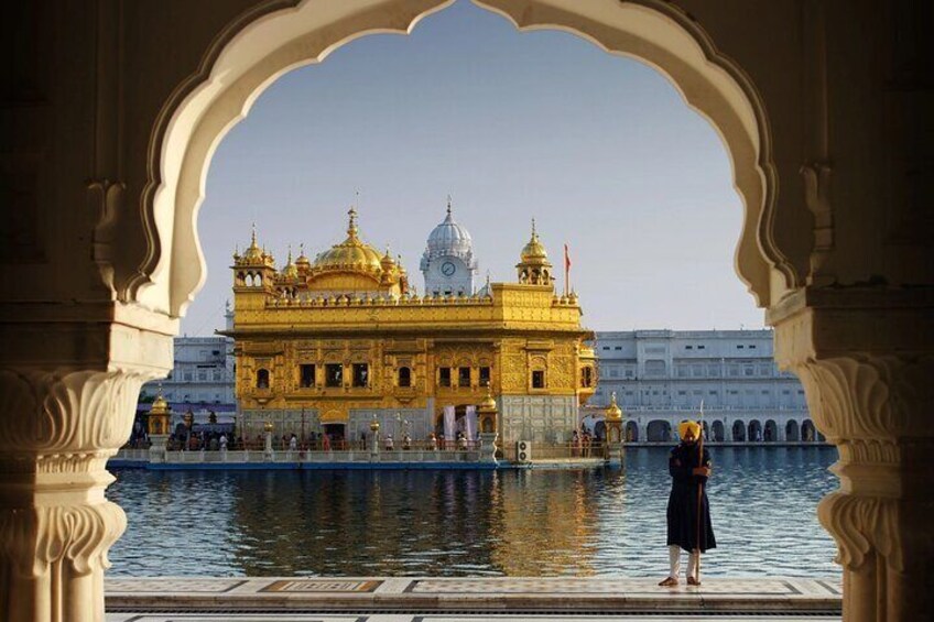 Full Day Amritsar Golden Temple Jallianwala Bagh w/ Wagah Border