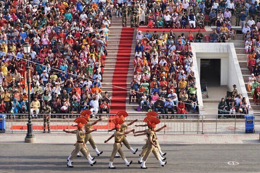 Full Day Amritsar Golden Temple Jallianwala Bagh w/ Wagah Border