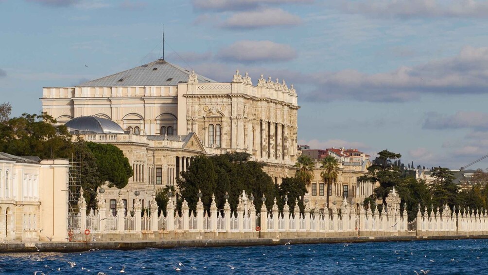 Picture 2 for Activity Istanbul: Dolmabahçe Palace Entry Ticket with Guided Tour