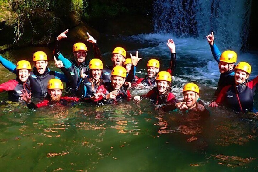 Canyoning trip with friends
www.terranova-canyoning.fr