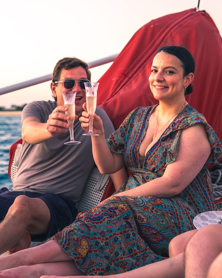 Bubbly Sunset Cruise with Prosecco & Warm Snacks 