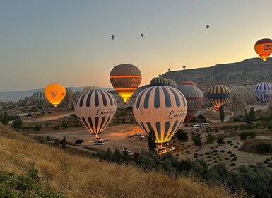 Cappadoce : Sunrise Hot Air Balloon Watching Tour