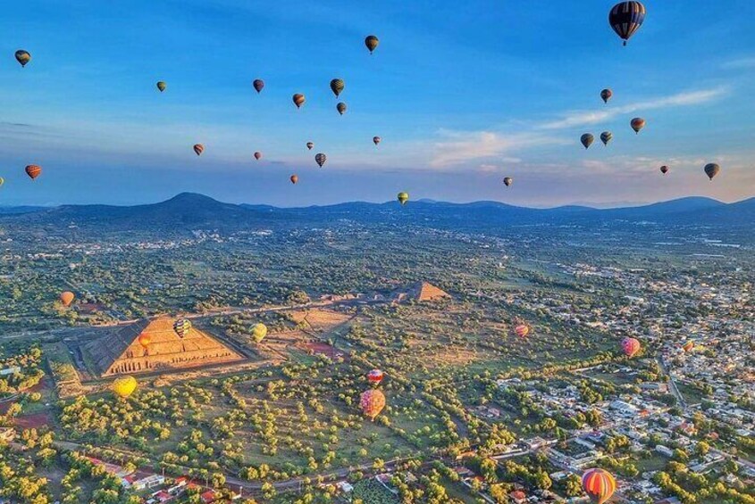 Unforgettable Hot air Balloon ride in Teotihuacan 