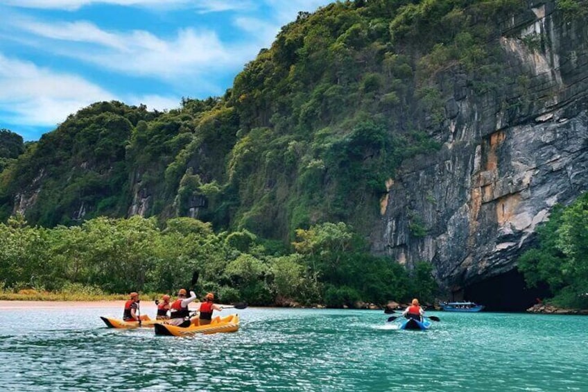 From Hue:Private Guide Tour to Phong Nha Cave & Pradise Cave