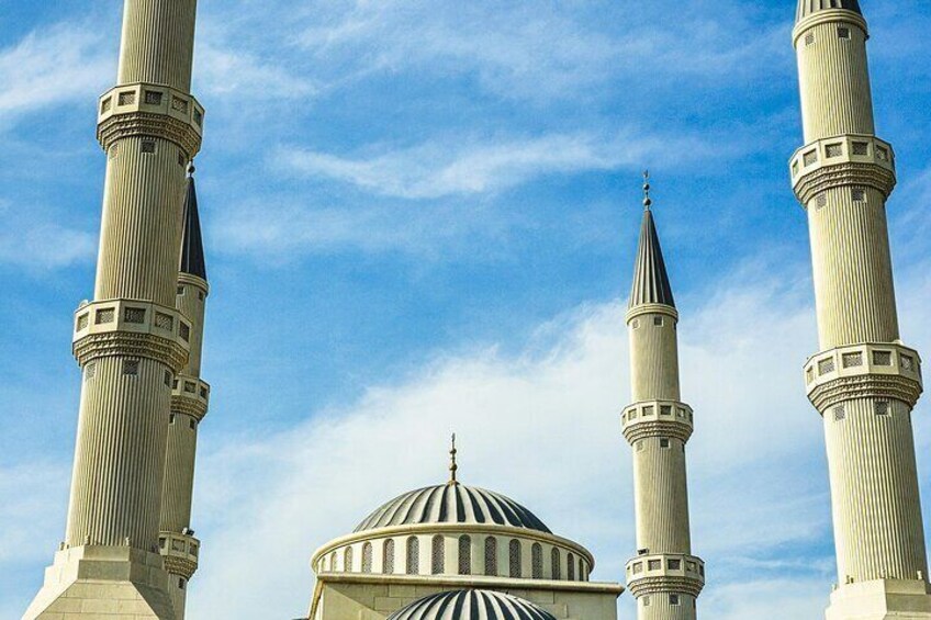 Half Day Dubai City Tour of Frame, Future Museum, & Blue Mosque