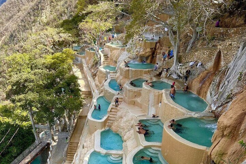 Day trip to the impressive Tolantongo Grottoes