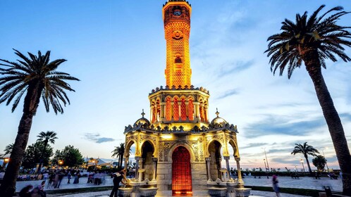 Von Cesme aus: Private Izmir Stadt & Agora Tour mit Mittagessen