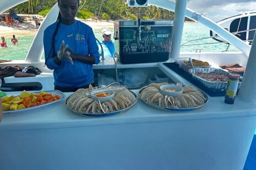 mini Burger or Taco menu Private Luxury Party Boat 