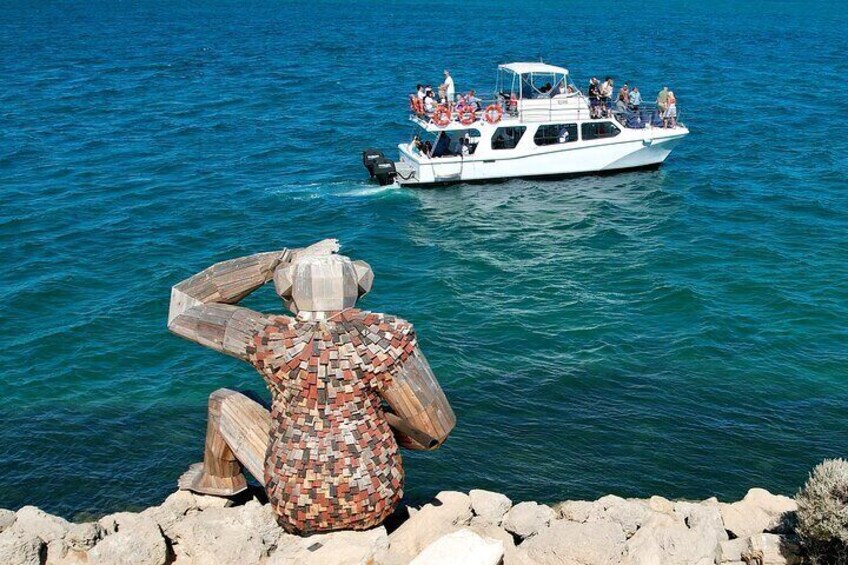 Giant and Dolphin Sightseeing Cruise in Mandurah