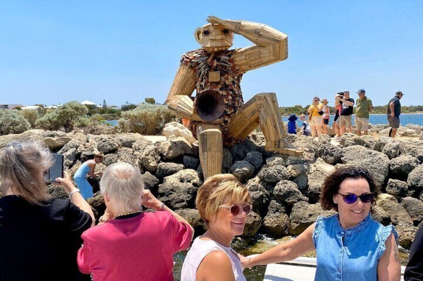 Giant and Dolphin Sightseeing Cruise in Mandurah