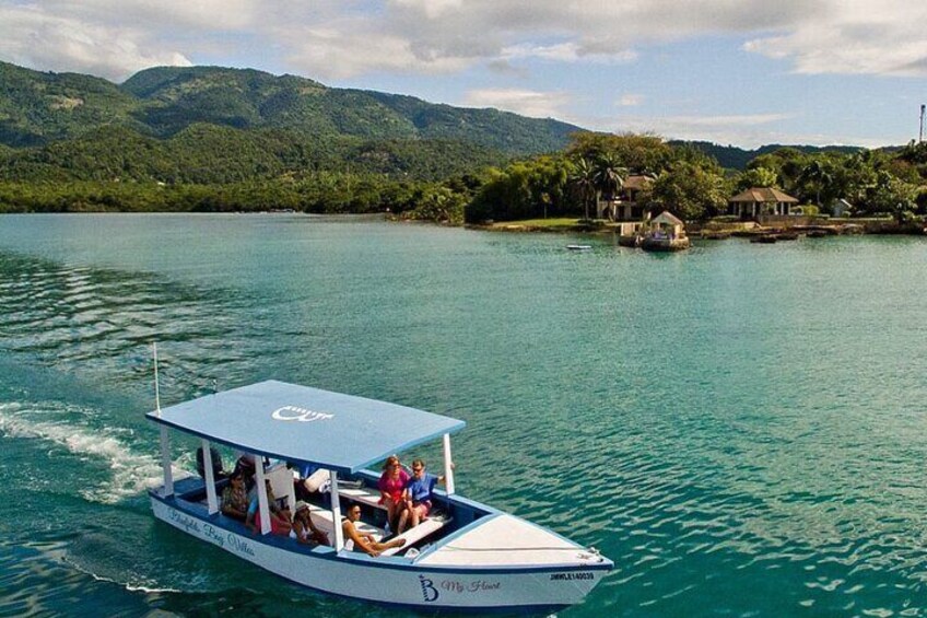 Private Guided Boat Tour and Snorkeling Experience in Montego Bay