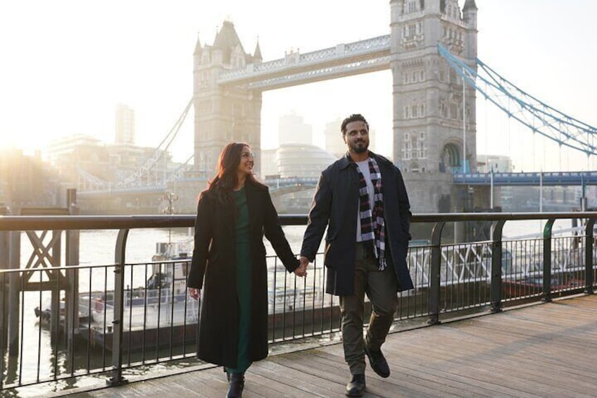 Iconic London Portraits Tour with Expert Local Photographer