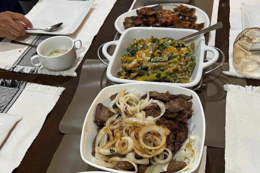 Savor Traditional Filipino Feast with a Local Grandma in Taguig