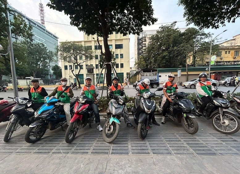 Picture 1 for Activity Hanoi: Food and Sightseeing Motorbike Tour with 7 Tastings