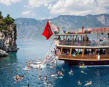 Kusadasi : Journée en bateau croisière avec déjeuner et hôtel prise en char...