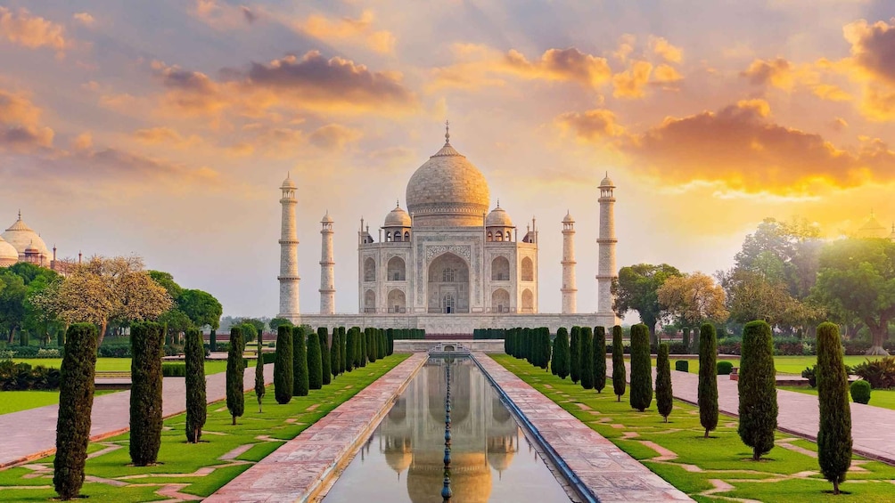 Picture 6 for Activity From Delhi: Taj Mahal and Agra Day Tour By Super-Fast Train