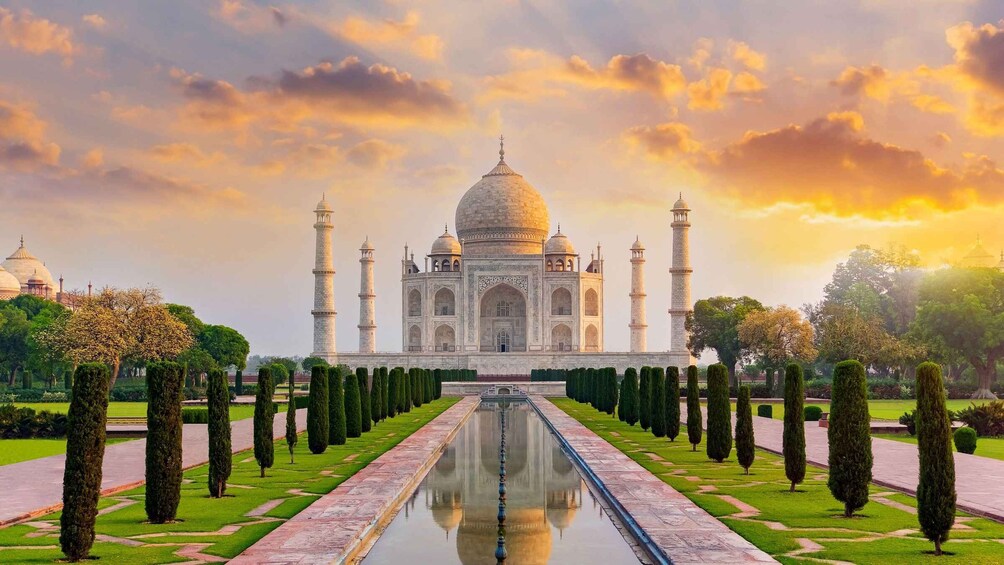 Picture 6 for Activity From Delhi: Taj Mahal and Agra Day Tour By Super-Fast Train