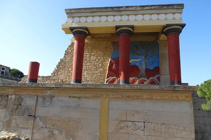 Crete: Knossos Palace, Zeus Cave & Oil Mill Private Tour