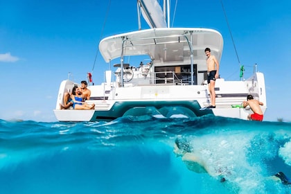 Private Catamaran Tour Archipelago di La Maddalena Islands