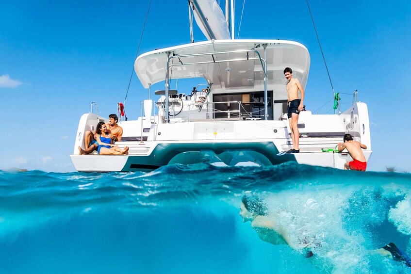 Private Catamaran Tour Archipelago di La Maddalena Islands