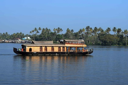 Von Kochi aus: Private Backwater Hausboot Tour