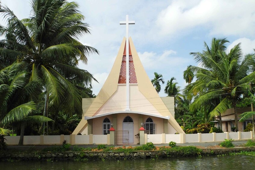 Picture 6 for Activity From Kochi: Private Backwater Houseboat Cruise Tour