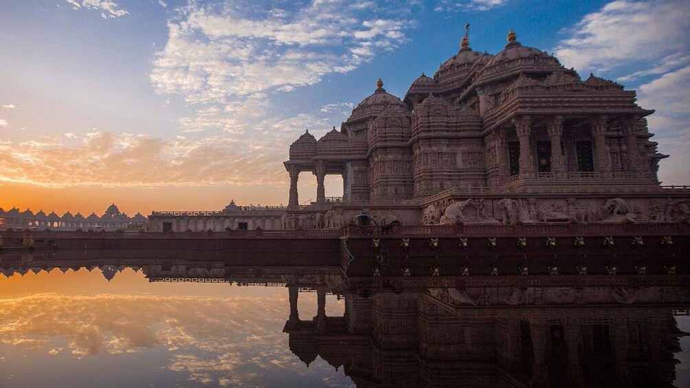 Picture 1 for Activity From Delhi: Evening Tour of Akshardham Temple