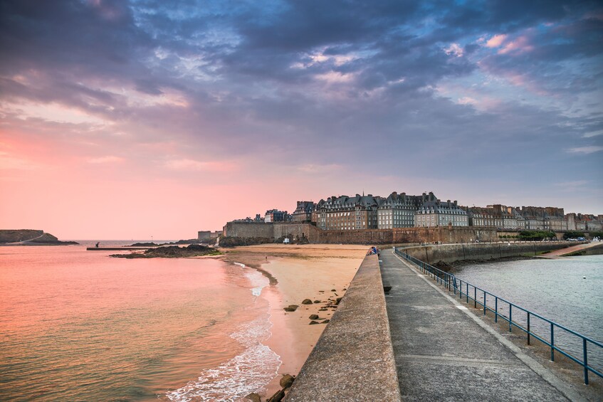 6-Days Tour in France Airport - HOTEL CENTRAL PARIS + Normandy + Versailles